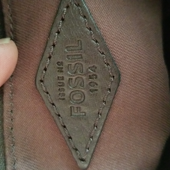 Fossil cow leather crossbody bag. - Picture 6 of 12